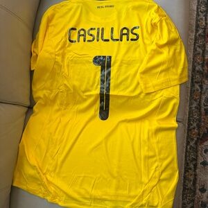 REAL MADRID RETRO Iker Casillas #1 soccer jersey size XL slim fit